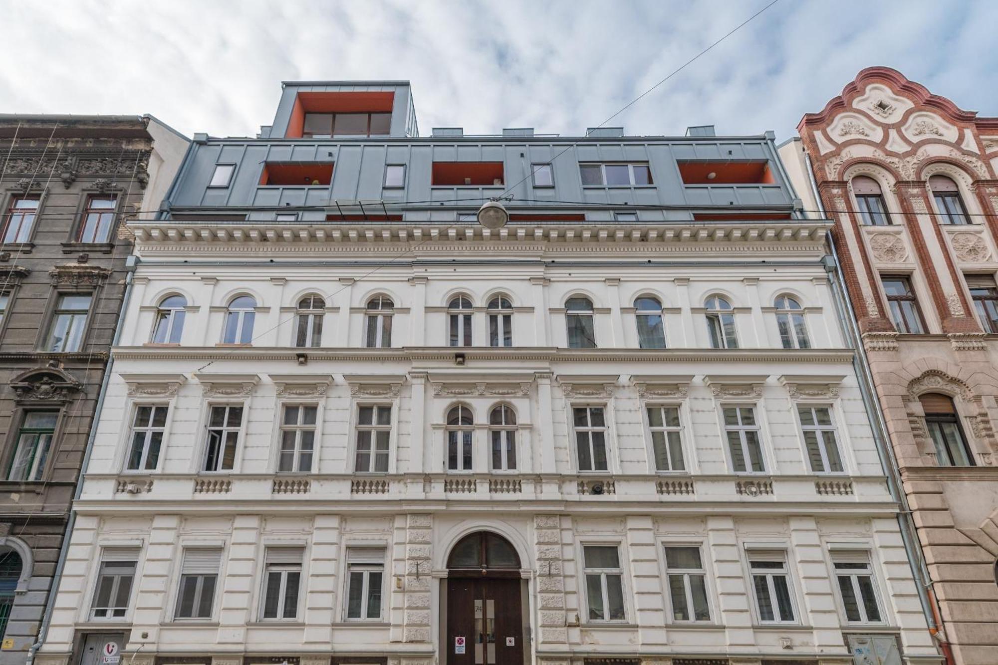 Miami Vice Apartment With Balcony Budapest Exterior photo